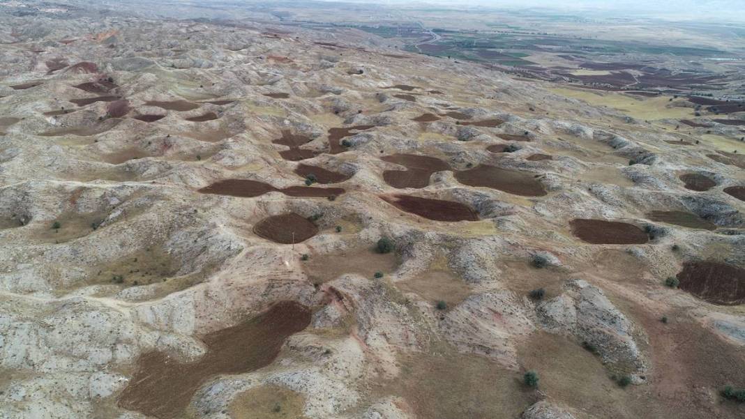 Yağmur yağdıktan sonra köylüler buraya koştu: Paraya para demiyorlar! Jipsli bölgedeki dolinler, bölge halkının yüzünü güldürdü 12